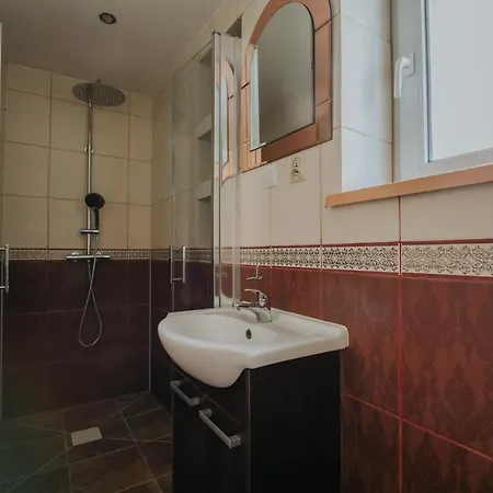 Kwatera prywatna Tina Karwia