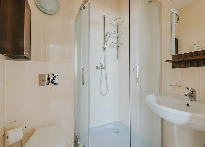 Tina בית אירוח